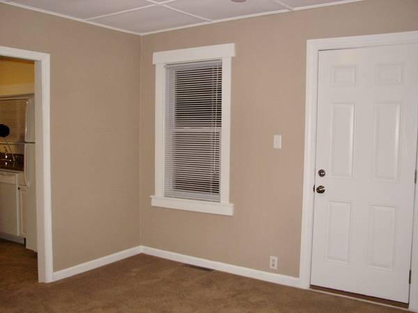 $1,585 / 1br - Beautiful apartment with private entrance, heat and hot water included (Milford)63912517264898121