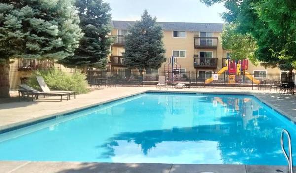 $1,199 / 2br - 865ft2 - Centro de fitness, pagos en línea, conexiones para lavadora y secadora en 3 habitaciones (Southwest Colorado Springs)63658196346625120