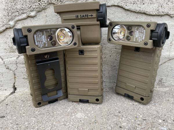 3 Streamlight Sidewinder flash lights 1