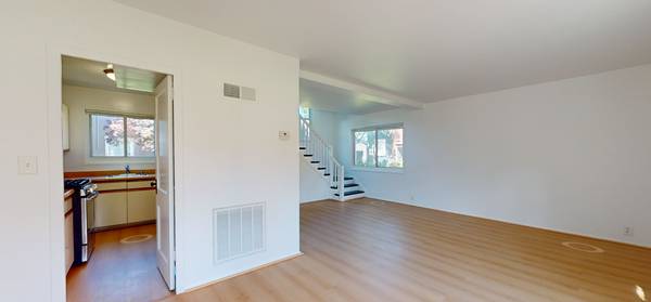 $3,666 / 2br - 942ft2 - 326 Gonzalez@Font/Spacious Parkmerced Townhouse/Courtyard View/Pets OK (ingleside / SFSU / CCSF)63847327869315122