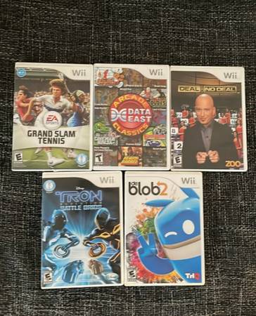 5 Vintage Nintendo Wii Games - Blob 2, Tron 1