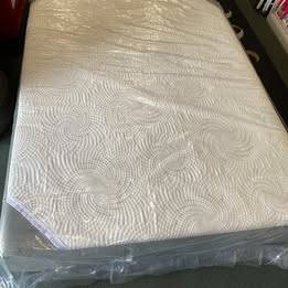 Queen Memory Foam Mattress BRAND NEW 1