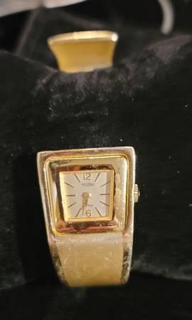 Ladies Gold Tone Bezel And Dial Medana Bangel Bracelet Watch 1