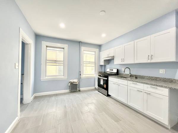 $1,000 / 3br - No Fee! 2 Large Bedrooms for Rent. Heat Included. Brand New Kitchen! (Brighton)63863136706307121