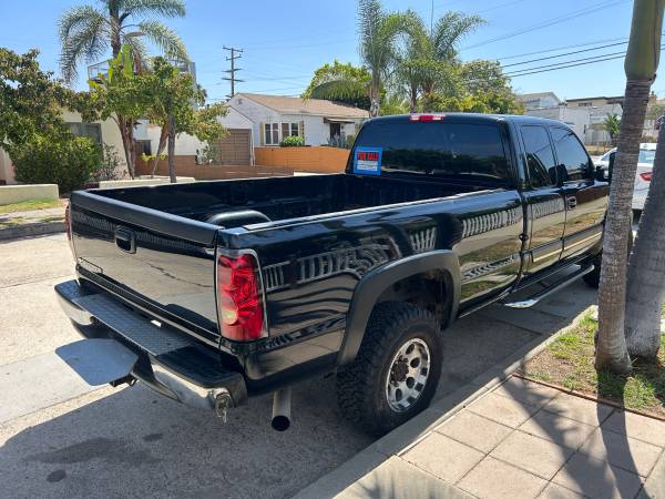 2006 Chevrolet SILVERADO 2500 HD - Photo 2