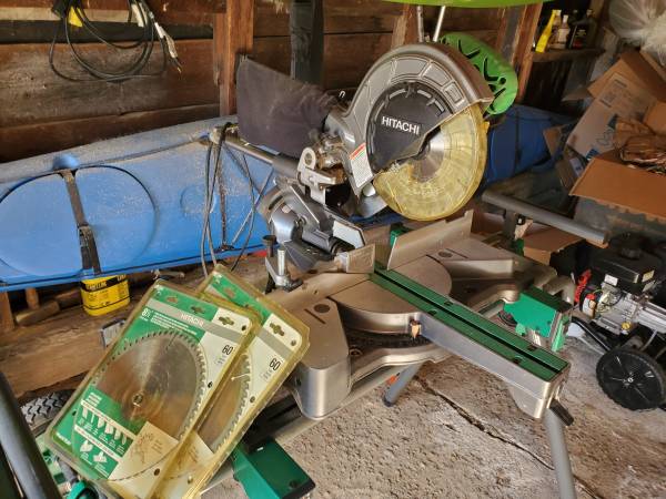 Hitachi 8 1/2 inch Sliding Mitre Saw 1
