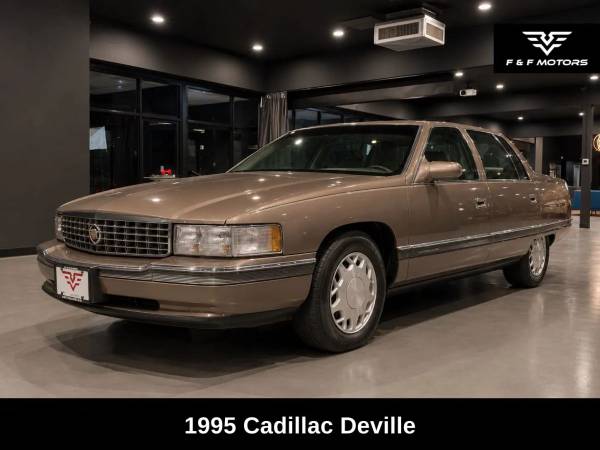 1995 Cadillac DeVille Concours Sedan 4D 1