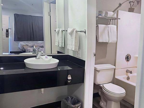 $599 / 1br - Stay Weekly in Seattle - Deep Discounts for Inclusive Extended Stay (Tacoma South)63808035638915121