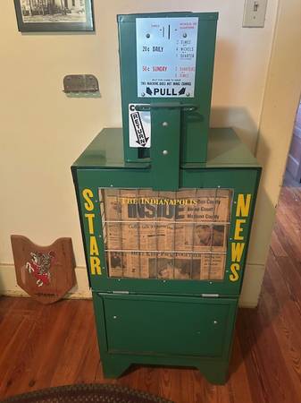 Rare Indy Star & News paper vending machine 1