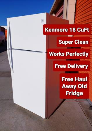 Top Freezer Refrigerator Super Clean Works Perfectly Like New 1