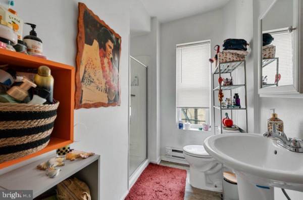 $1,000 / 1br - 1 Bedroom Apartment (Charles North)63694983861633124