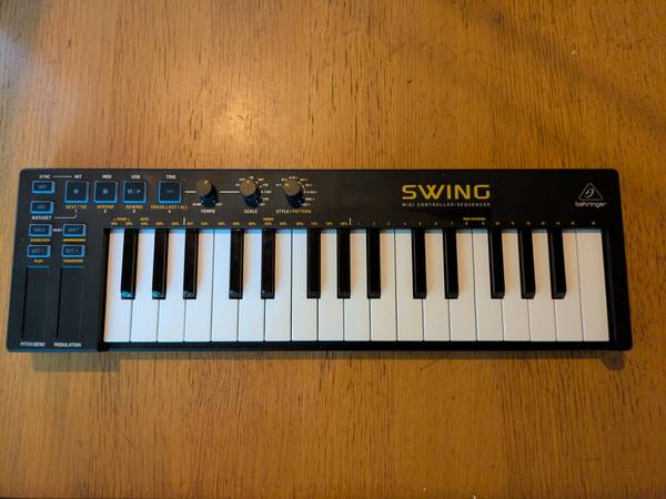 Behringer Swing 32-key USB MIDI Keyboard Controller 1