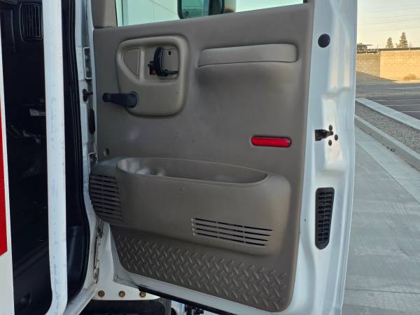 2008 Chevrolet C7500 Turbo - Photo 13