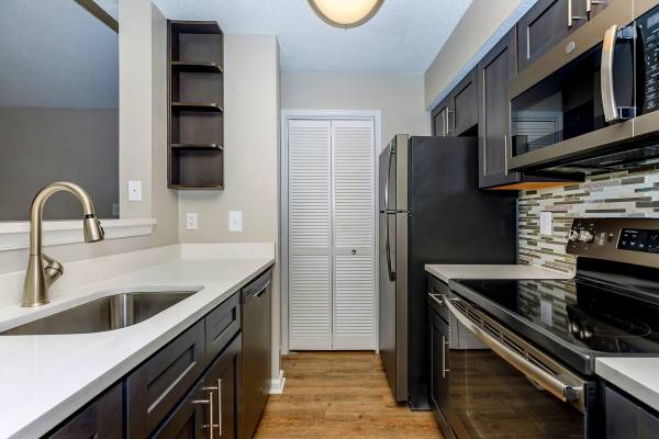$1,791 / 1br - 654ft2 - in Pasadena MD, Tennis Court, 1 bedroom (8017 Ashberry Ln, Pasadena, MD)63694410020099123