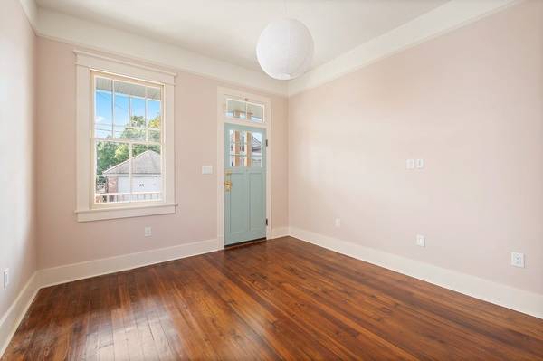 $1,950 / 2br - Historic + Modern Blend: 2BR/1BA Shotgun near Fair Grounds & Esplanade (Midcity)64151633057027122
