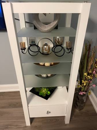 Shelving unit 1