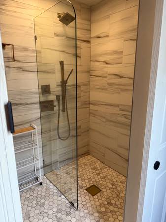 $4,500 / 4br - Somerville 4 Bedroom , 1 Bath, Laundry + Parking Available now! (Somerville)63614178845827123