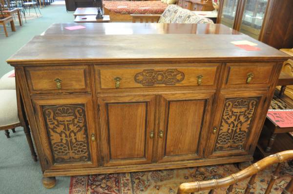 25-60% OFF EVERYTHING, HUTCHES, BUFFETS, CURIO CABINETS & MORE! 1
