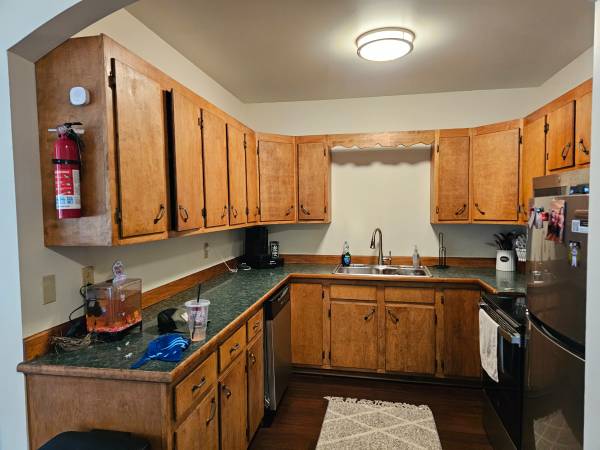 $1,150 / 2br - 725ft2 - 2BR 2.º PISO CON CALEFACCIÓN Y AGUA CALIENTE (Newport Center)63784706878595120