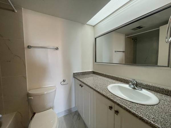 Beautiful 2+1 suite for rent at Kennedy & Eglinton 2