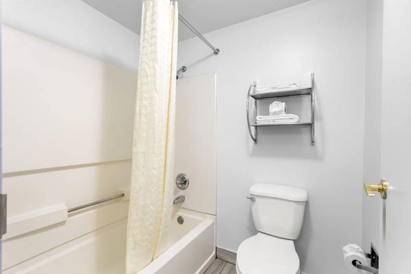 $385 / 1br - 250ft2 - 🏥 Perfect, Comfort & Convenience Stay for Healthcare Heroes!! (Chattanooga)63993079447683122