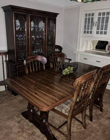 Large Dining Room Table with 6 chairs 1