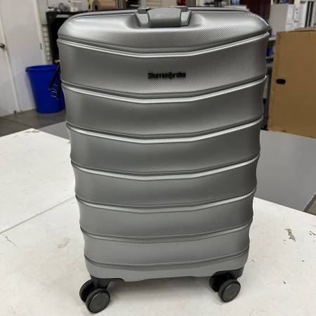Samsonite Carry-On 1