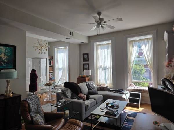 $900 / 2br - Room in Prime Lincoln Park 2 Bed/2 Bath (Lincoln Park)64041476562945122
