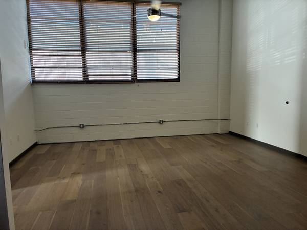 $1,550 / 2br - 1089ft2 - Sundrenched two bedroom with huge closets! (Manchester)64027110731650121