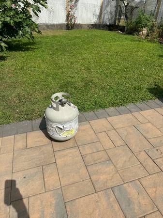 Propane Tanks $20 Empty 1