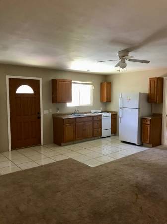$1,540 / 1br - 750ft2 - Encantadora Cabaña en Julian – Amplio 1 Dormitorio / 1 Baño – 750 pies cuadrados (Julian, Ca.)63657108277377123
