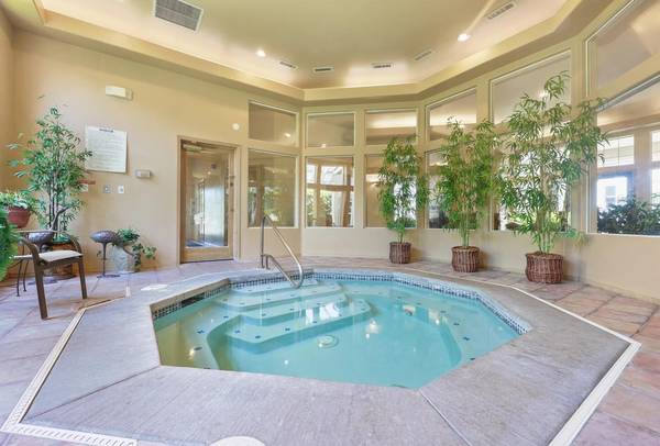 $1,690 / 1br - 804ft2 - Carwash, Gated Community, Smoke Free, Garbage Disposals64031311214338124