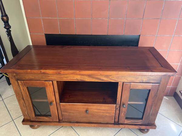 Solid Wood TV Stand with Drawer 1