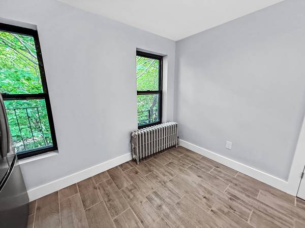 $4,850 / 3br - Newly Reno*Hrdwd Floors*Built-in Mrwve*Shrd Bckyrd*Ldry in Blg (Brooklyn)63689626929411122