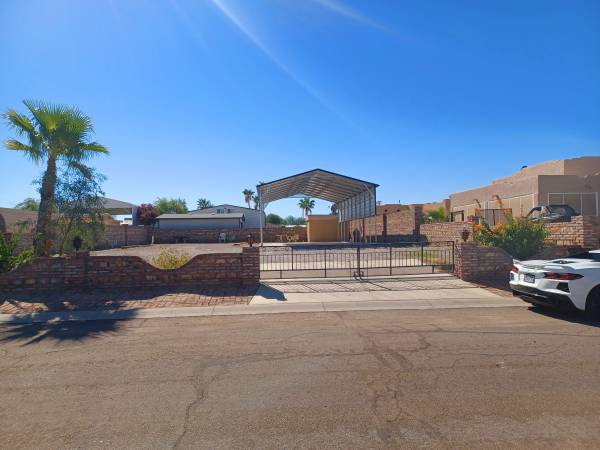 $650 COBERTURA PARA RV EN LOTE DOBLE GRANDE (Yuma Foothills)64214141480323120