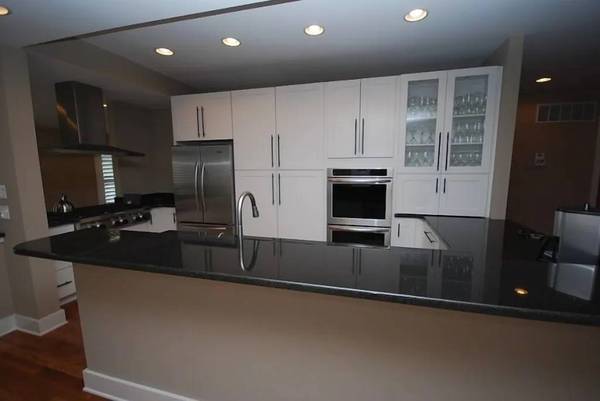 Quiet, large 3 bed, 2.5 bath 1
