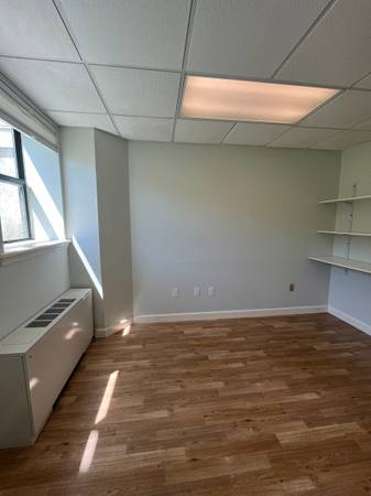 $450 / 111ft2 - Quiet office w/ vinyl flooring at 1233 Shelburne Rd, East of Lake (South Burlington)63784662679683120