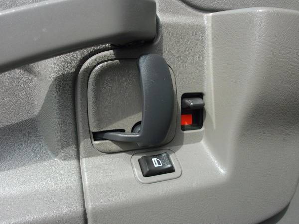 2020 Chevrolet Express 2500 - Photo 12