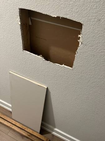 HANDYMAN TO PATCH DRYWALL 1