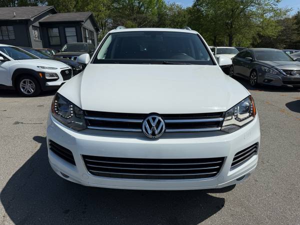 2014 Volkswagen Touareg TDI Sport AWD! ¡CARFAX LIMPIO! ¡UN SOLO DUEÑO! - $11,995 (Indian Trail)63613430989955121