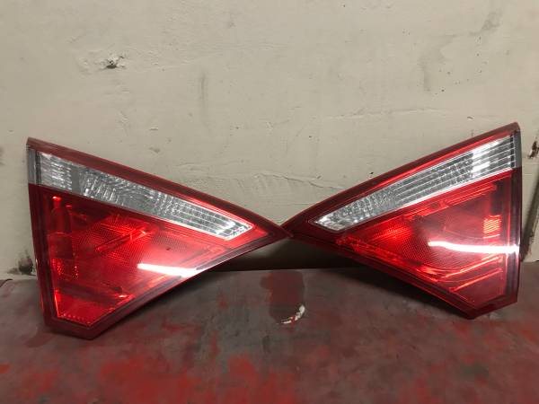 2015 - 2017 Toyota Camry Trunk Tail Lights PAIR 1