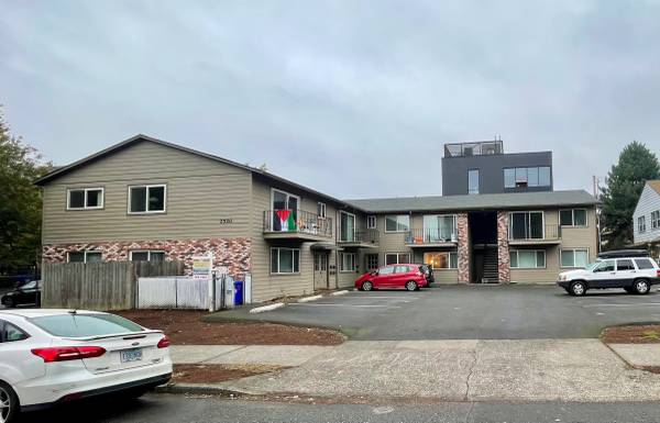 SPACIOUS 1BED/1BATH, GROUND LEVEL, OFF STREET PARKING, PATIO! 1