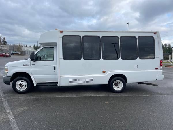 2010 Ford E-450 Mobility Accesible para Sillas de Ruedas para Discapacitados - $13,500 (Lynnwood)63617156778371121