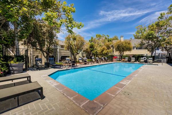 $3,635 / 3br - 1115ft2 - Sala de Fuego Lounge, Cancha de Baloncesto, Microondas (3500 Windrift Way, Oceanside, CA)63663854616707121