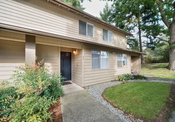 $1,800 / 1br - 760ft2 - SPRING IN TO SAVINGS! HONEY CREEK APARTMENTS (1332 Duvall Avenue Northeast, Renton, WA)63884778302337123