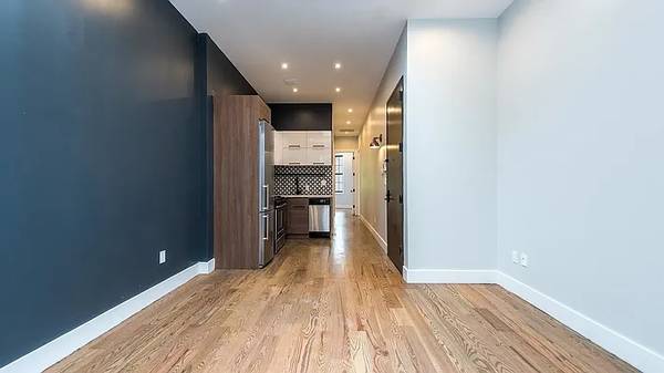 $3,800 / 3br - Spacious and newly renovated 3-bedroom, 2 full-bath (Bushwick)63816575746305124