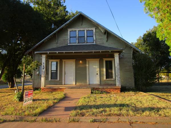 $75,000 / 4br - 1816ft2 - Seller will finance 200 NE 3rd Knox City, TX 4/2 $75,000 (Knox City, TX)64163321654403120