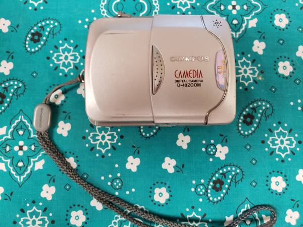 Olympus Digital Camera Camedia D40 2.8 Zoom Lens 1