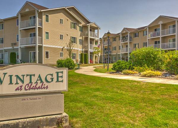 $1,216 / 2br - Social Events, Library, Elevators (1590 N. National Avenue, Chehalis, WA)63814711474817120
