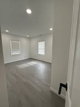 $1,150 / 1br - */++Stunning 1 Bed, 1 Bath Newly Renovated Apartment Edison!! (Edison)63676258007425122